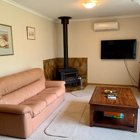 Leeward 'Tranquil Beachfront' Kingscote Exterior foto